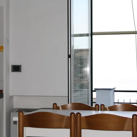 德尔罗斯别墅酒店 3*