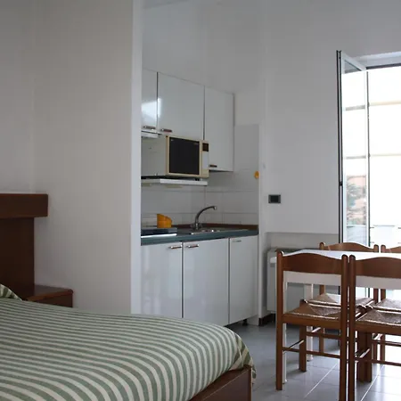 德尔罗斯别墅酒店