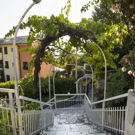 Delle Rose Lägenhetshotell 3*