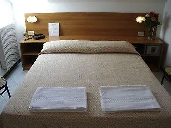 Delle Rose 3*